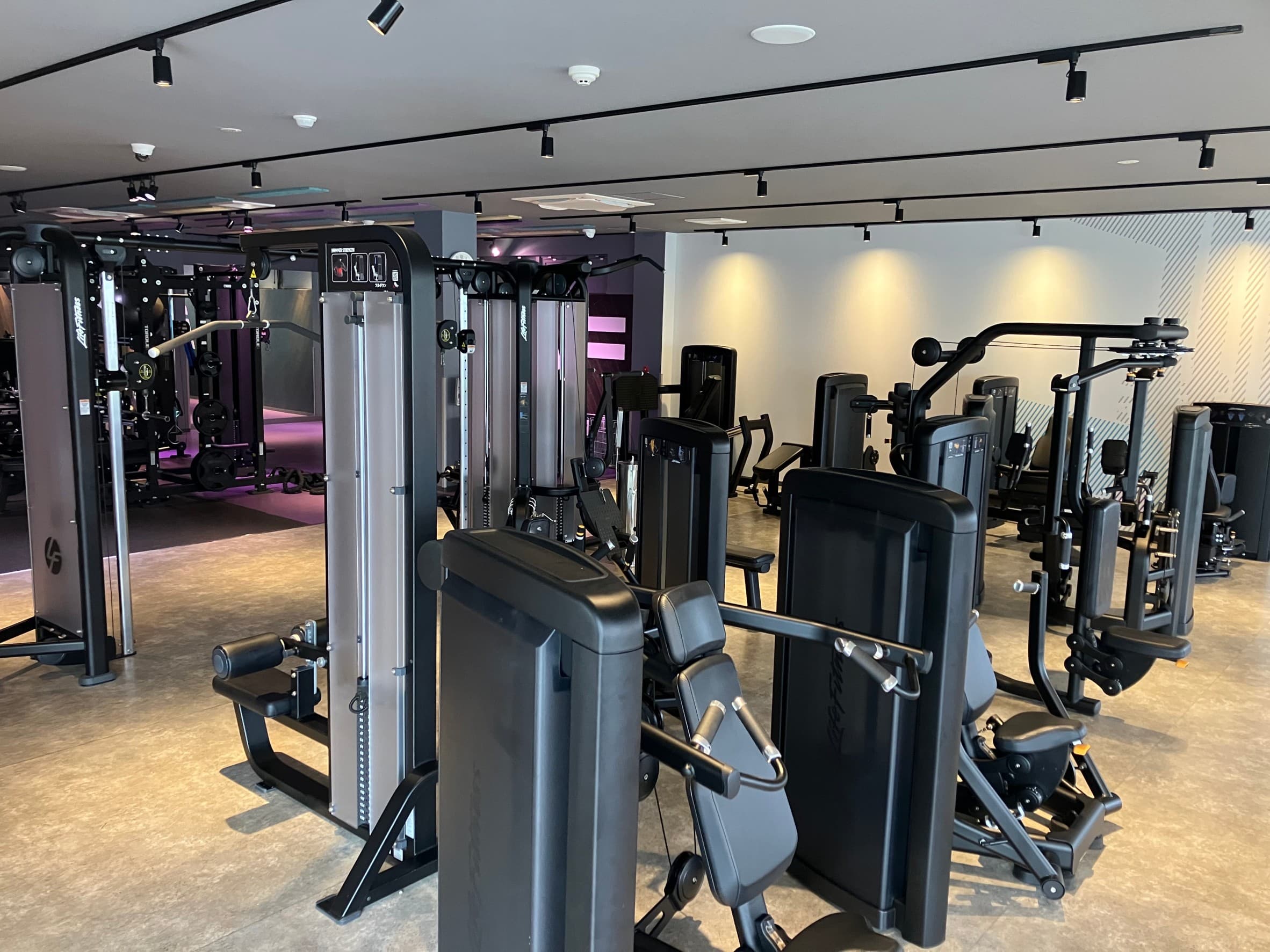 Anytime Fitness 伊勢原店