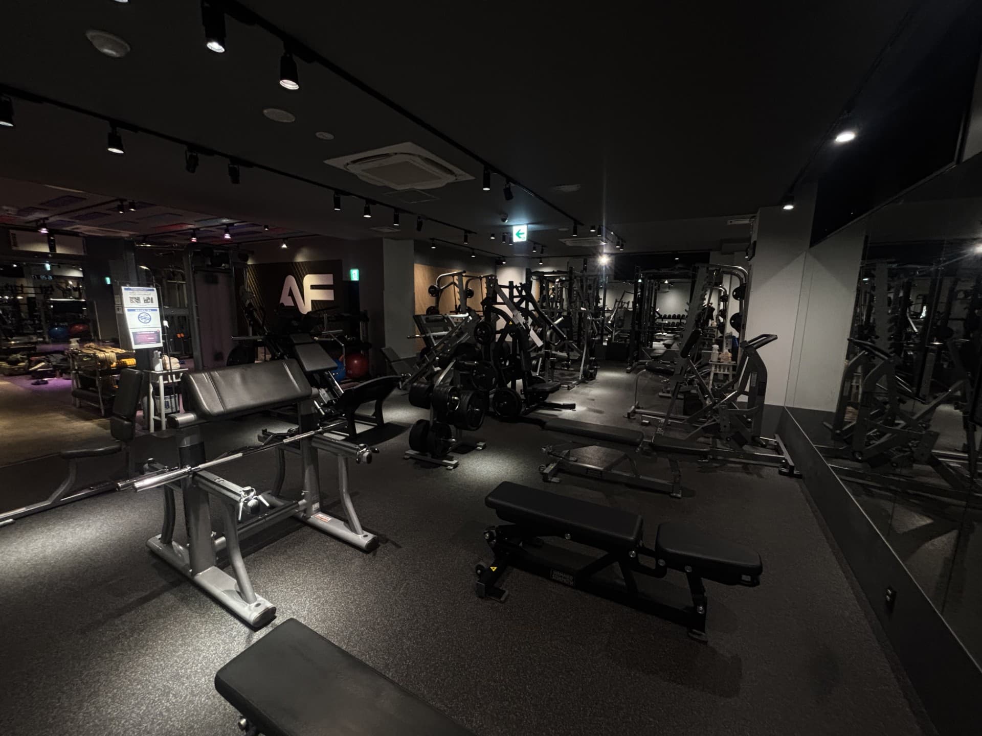 登戸駅前店 店舗写真 3