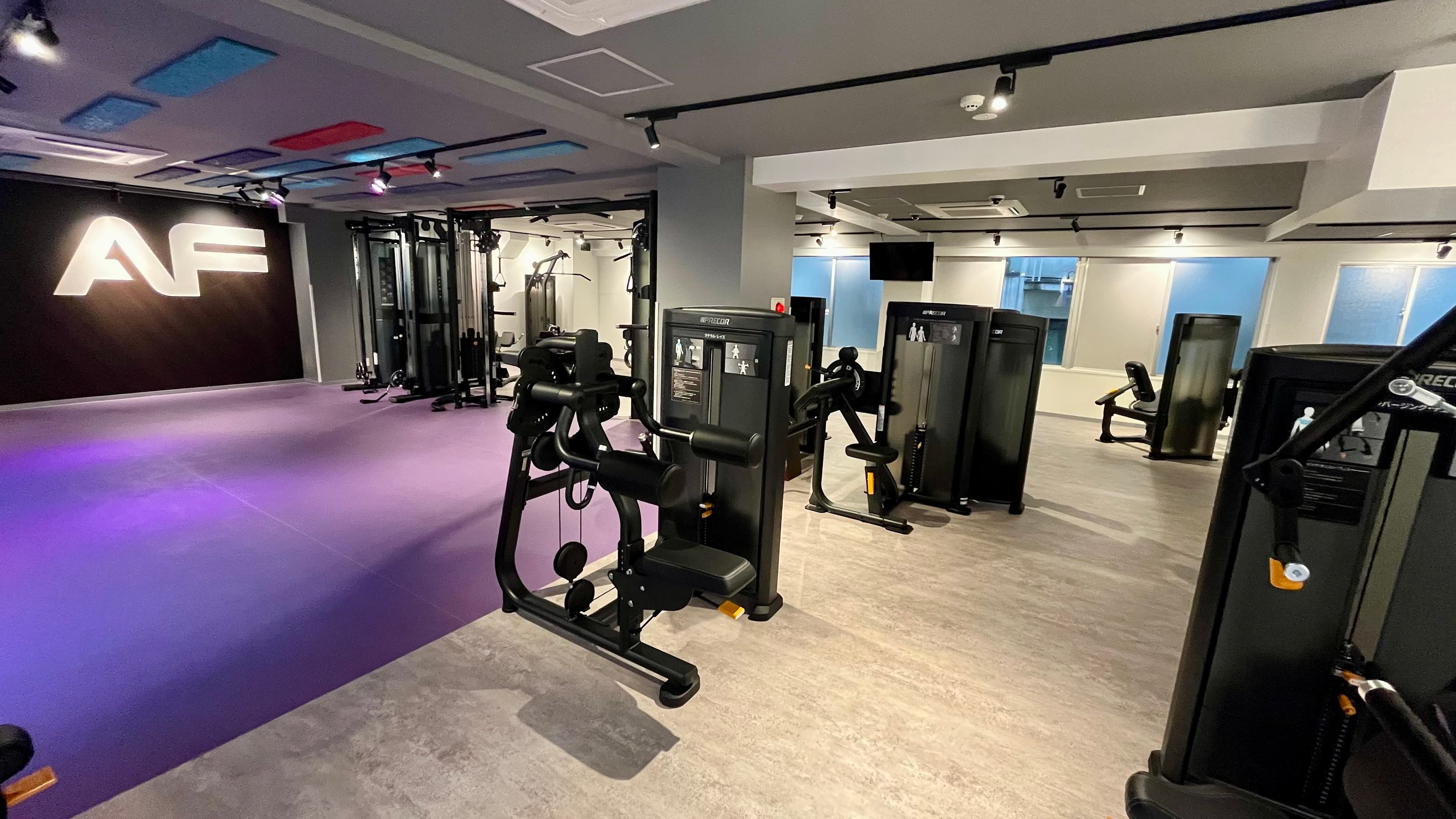Anytime Fitness 西大橋店 gym facility