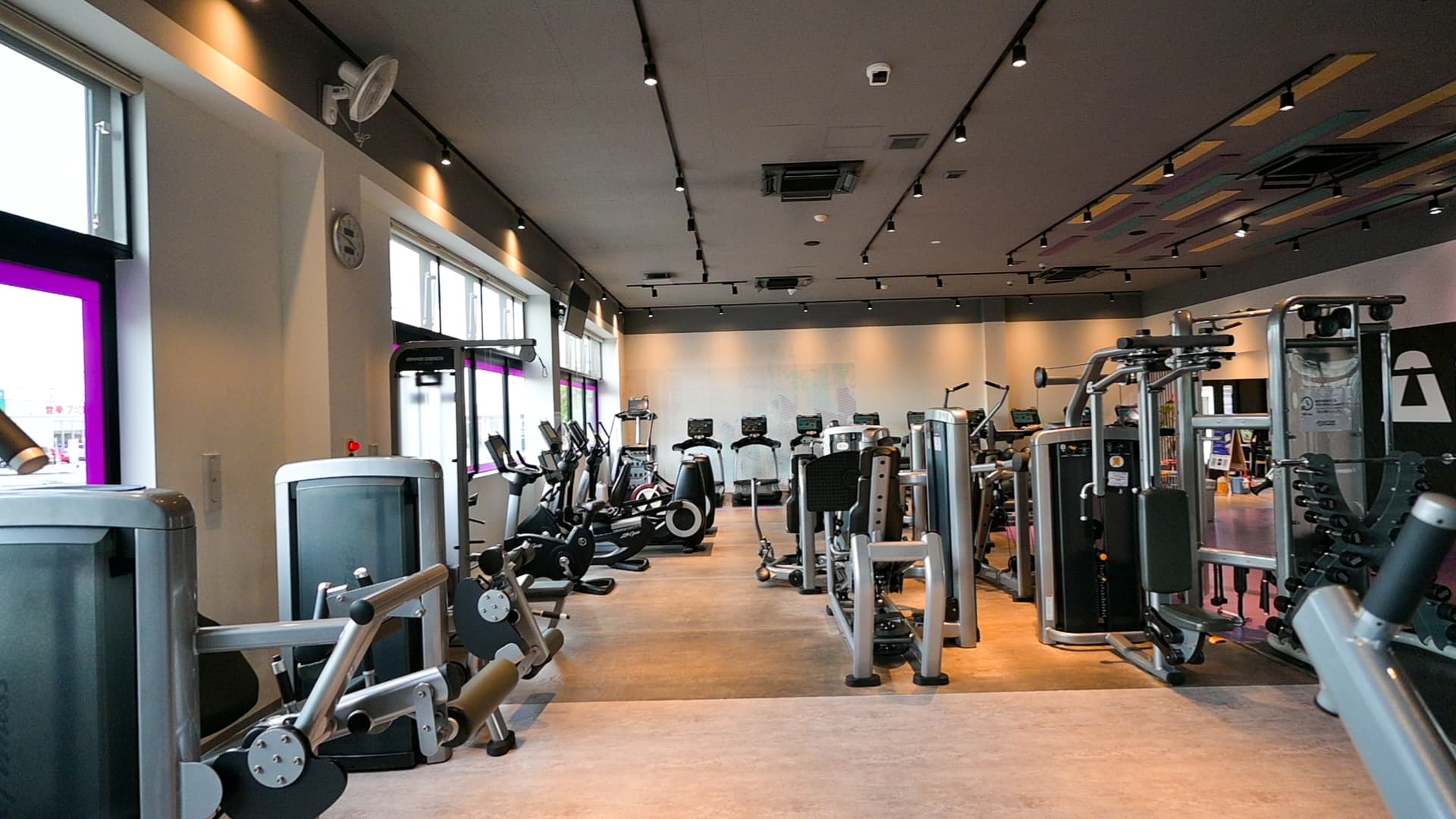 エニタイムフィットネス 沖縄美里店 facility photo