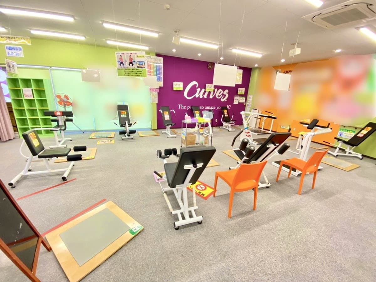 カーブスヨークタウン西若松 店舗写真 2