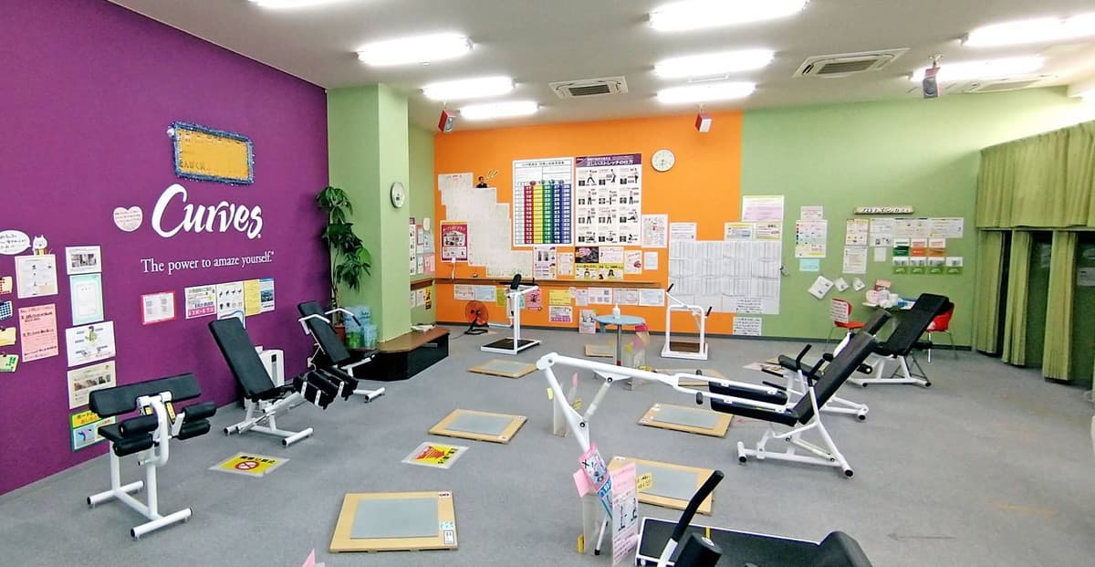 カーブスイオンモール新居浜 店舗写真 2