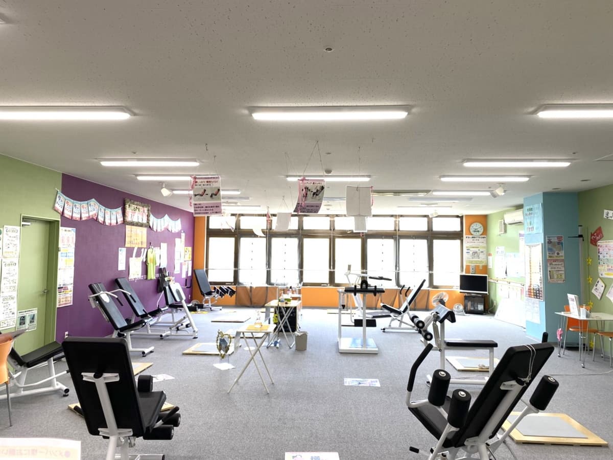 カーブスラッキー川沿 店舗写真 2