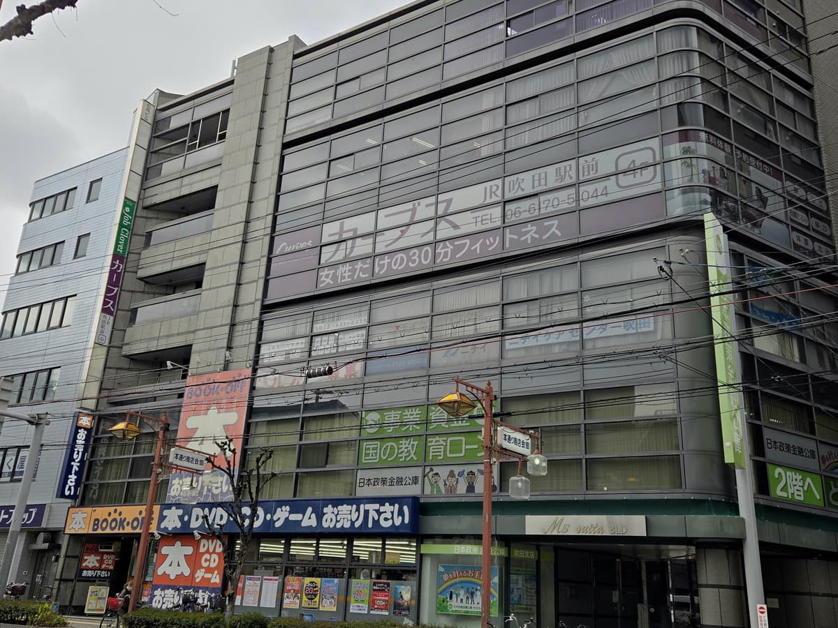 カーブスJR吹田駅前の施設写真