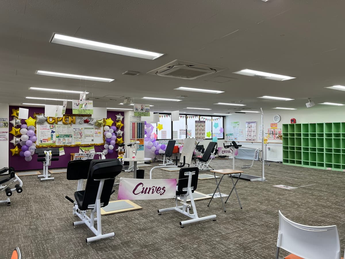 カーブス川西能勢口駅前 店舗写真 2