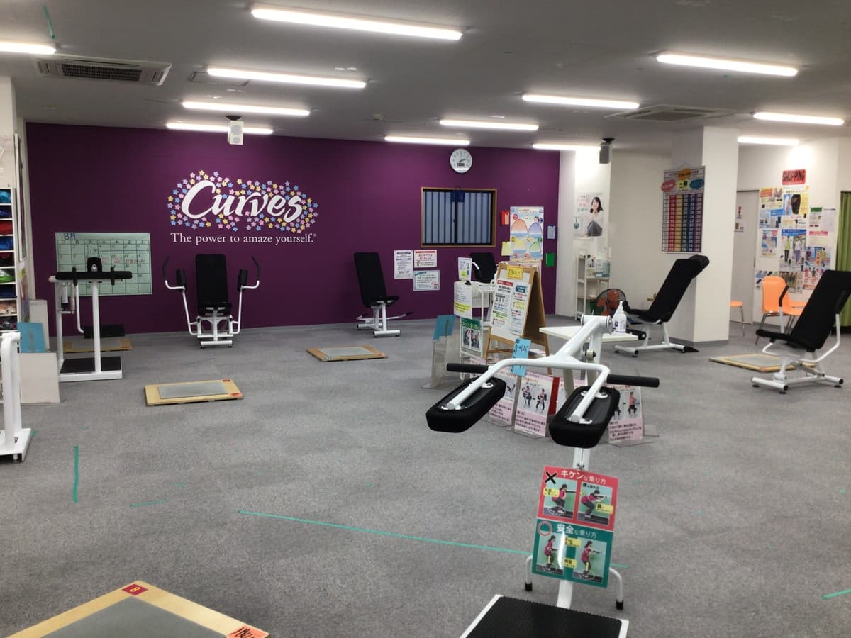 カーブス中加賀屋 店舗写真 2