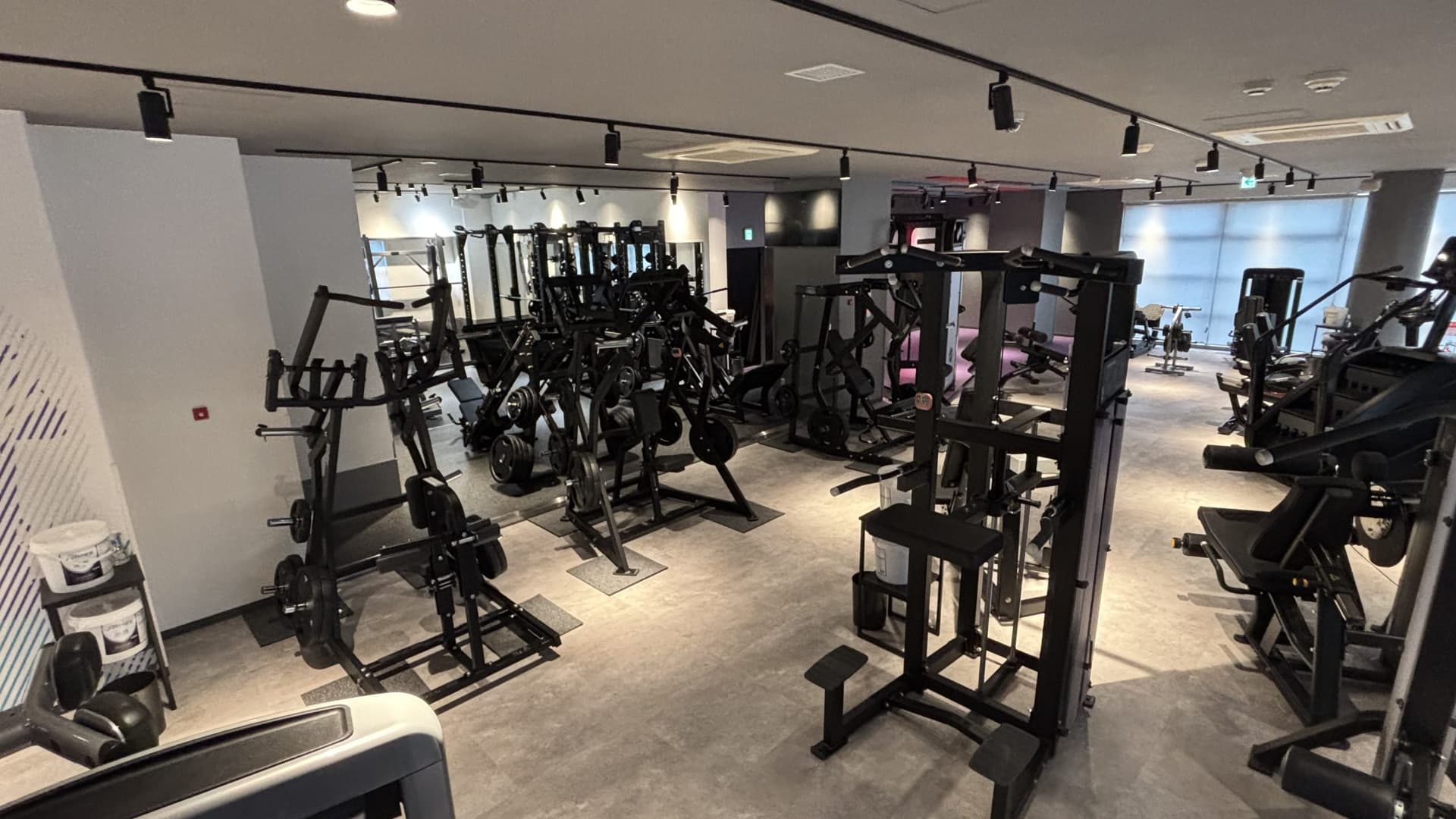 Anytime Fitness 横浜浅間町店